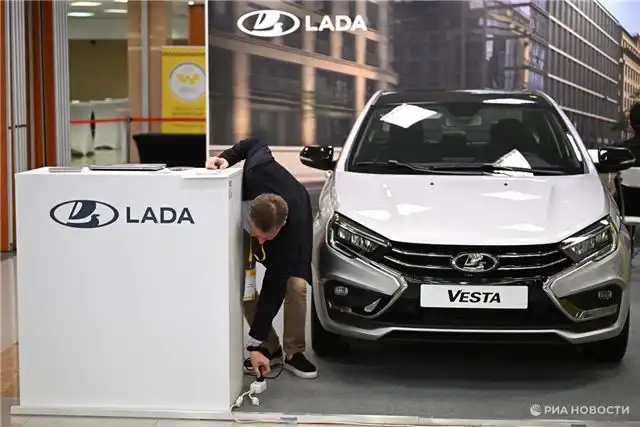Соколов - АвтоВАЗ планирует удержать объемы продаж в 2026 году на уровне прошлого года