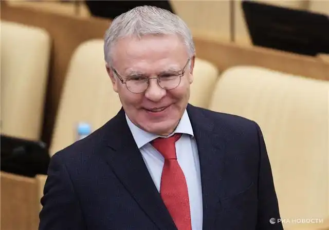 Фетисов призвал ФХР перенять опыт федераций, вернувшихся на международные старты с национальным флагом
