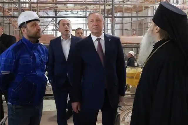Как в Петербурге возвращают памятникам былую славу