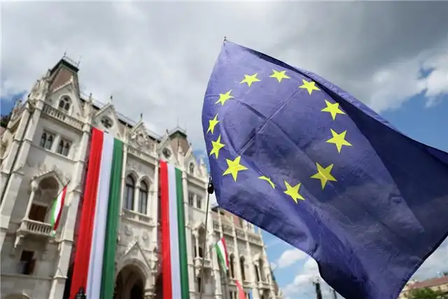 Politico сообщает о том, что Будапешт приостановил продвижение переговоров по Украине и Молдавии в Евросоюзе