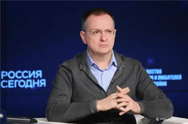 Владимир Мединский провел параллель между большевиками и современными блогерами