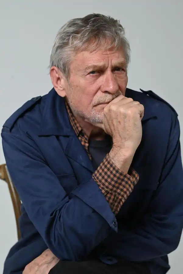 Александр Михайлов открыл тайны удаления сцен из культового фильма «Любовь и голуби»