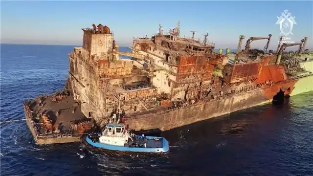 СК обнаружил признаки внешнего взрыва на судне «Арктик Метагаз»