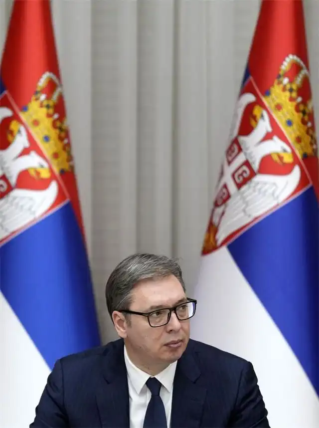 Вучич призвал снять санкции с России
