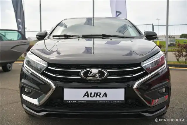 АвтоВАЗ запустил выпуск седанов Lada Aura с полноценным климат-контролем