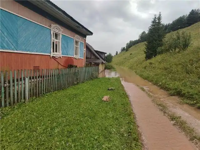 Пермский край - свыше 70 домов затоплены после сильных дождей, предупреждает МЧС