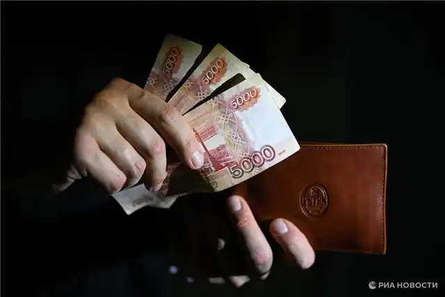 Доцент Белянчикова рекомендовала держать в домашнем сейфе денежный резерв на три месяца