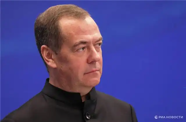 Медведев потребовал отыскать и наказать виновных в преступлениях бандеровцев