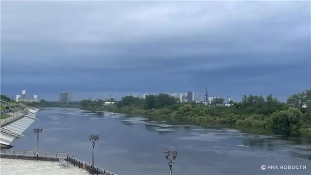 Моор заявил, что запах в воде реки Тура в Тюмени появился из?за паводка