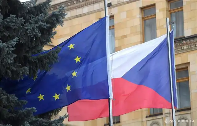 Поддержка украинских беженцев в Чехии по данным STEM снизилась до 53%