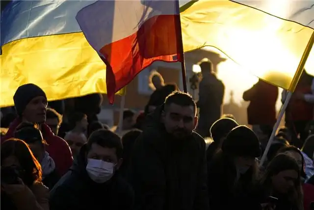 Варшава - благотворительный фонд для украинских беженцев подвергся онлайн-атаке