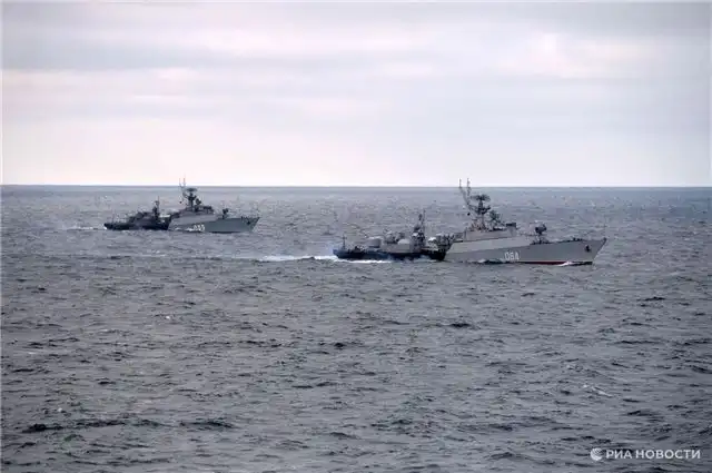 Российские военные за сутки ликвидировали два беспилотных катера ВСУ