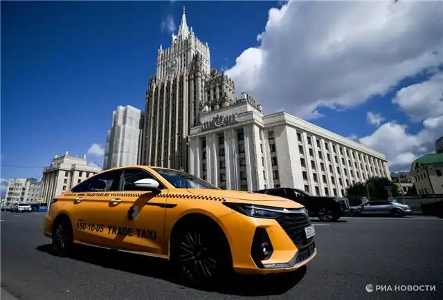 Дептранс сообщает - частота ДТП с московскими такси заметно снизилась