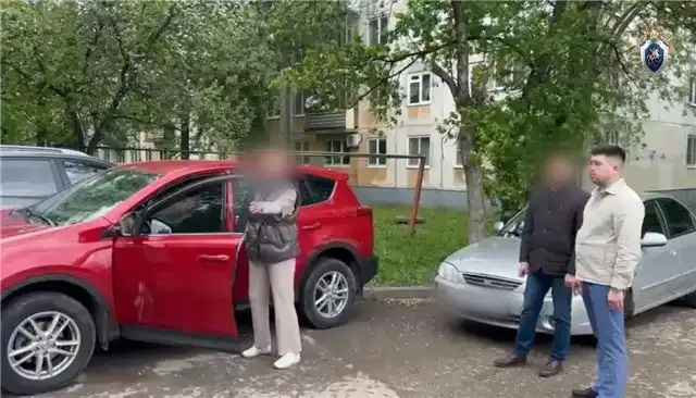 Словацкий мужчина в женской одежде напал с ножом на бывшую супругу в Уфе